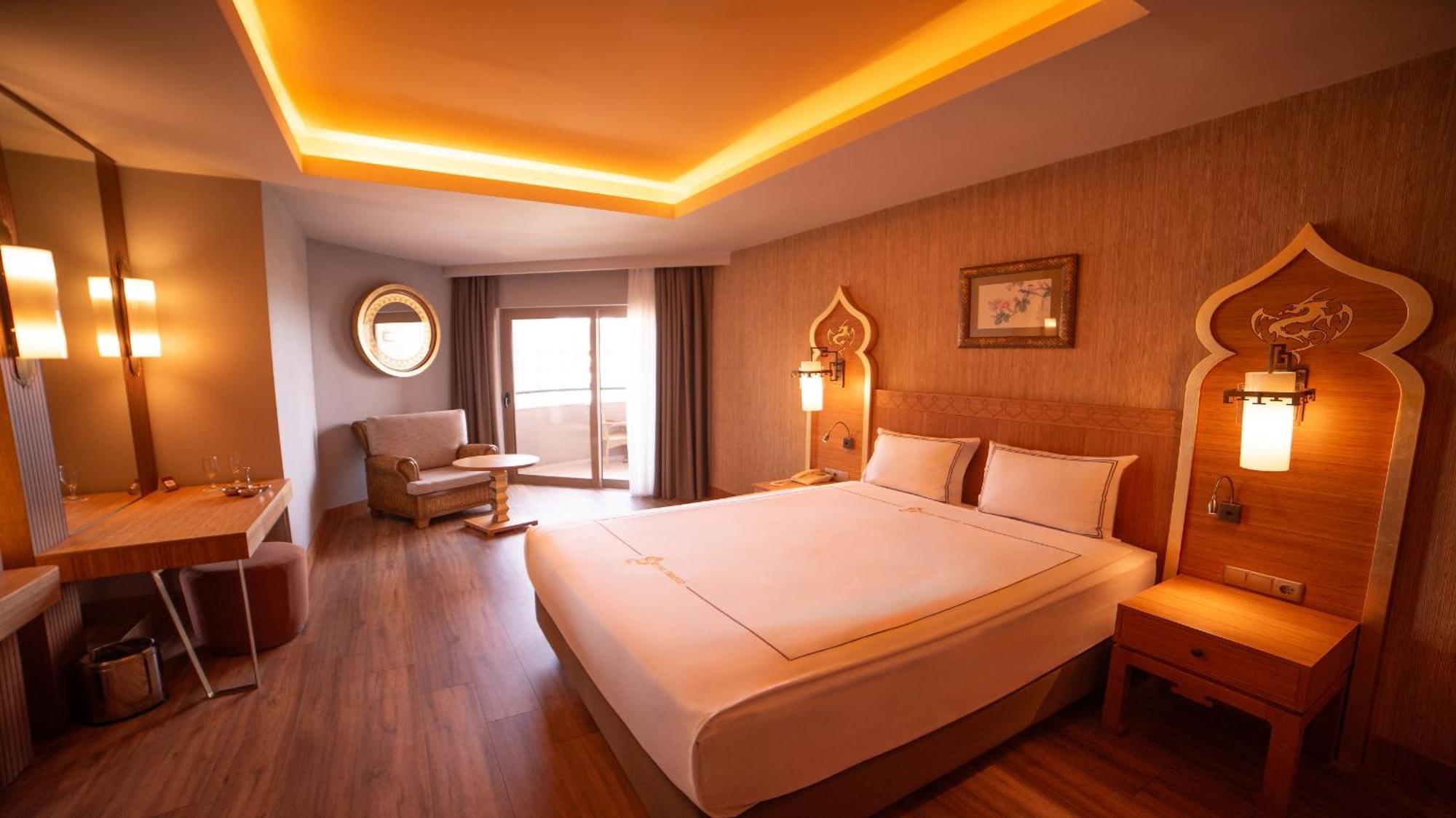 Royal Dragon Hotel Сиде Экстерьер фото