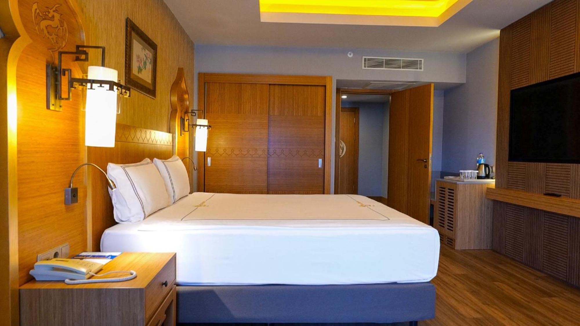 Royal Dragon Hotel Сиде Экстерьер фото